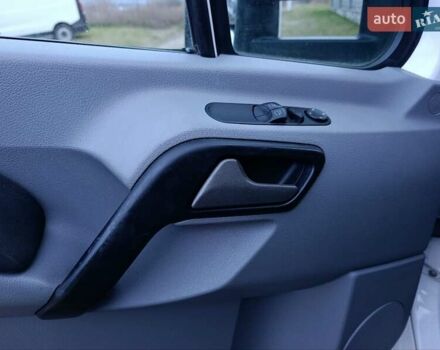 Белый Фольксваген Крафтер, объемом двигателя 1.97 л и пробегом 416 тыс. км за 19500 $, фото 8 на Automoto.ua