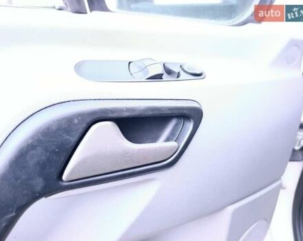 Белый Фольксваген Крафтер, объемом двигателя 1.97 л и пробегом 416 тыс. км за 19500 $, фото 9 на Automoto.ua