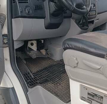 Белый Фольксваген Крафтер, объемом двигателя 2.5 л и пробегом 268 тыс. км за 8500 $, фото 9 на Automoto.ua