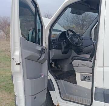 Белый Фольксваген Крафтер, объемом двигателя 2.5 л и пробегом 268 тыс. км за 8500 $, фото 1 на Automoto.ua