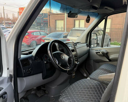 Белый Фольксваген Крафтер, объемом двигателя 2.46 л и пробегом 340 тыс. км за 9200 $, фото 11 на Automoto.ua