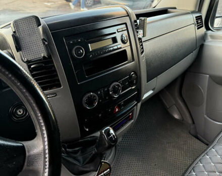 Белый Фольксваген Крафтер, объемом двигателя 2.46 л и пробегом 340 тыс. км за 9200 $, фото 12 на Automoto.ua