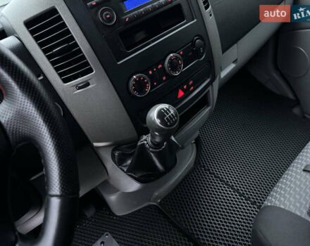 Белый Фольксваген Крафтер, объемом двигателя 1.97 л и пробегом 423 тыс. км за 12800 $, фото 60 на Automoto.ua