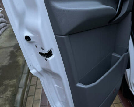 Белый Фольксваген Крафтер, объемом двигателя 1.97 л и пробегом 423 тыс. км за 12800 $, фото 53 на Automoto.ua