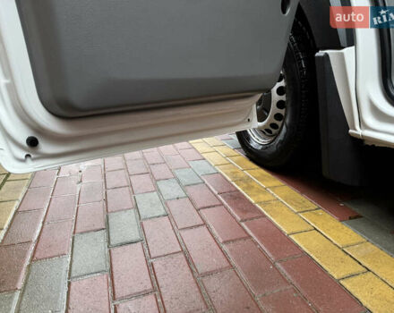 Белый Фольксваген Крафтер, объемом двигателя 1.97 л и пробегом 423 тыс. км за 12800 $, фото 66 на Automoto.ua