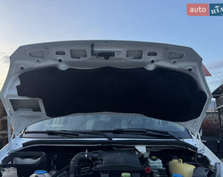 Белый Фольксваген Крафтер, объемом двигателя 1.97 л и пробегом 450 тыс. км за 12499 $, фото 46 на Automoto.ua