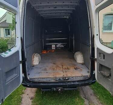 Белый Фольксваген Крафтер, объемом двигателя 1.97 л и пробегом 340 тыс. км за 8500 $, фото 1 на Automoto.ua