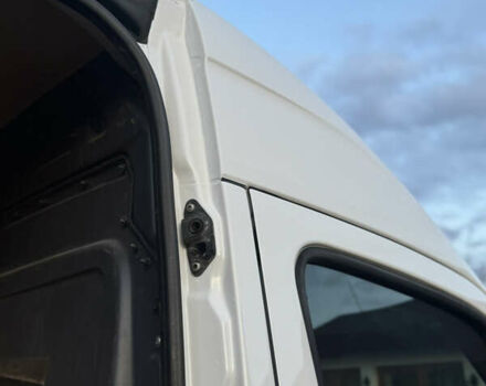 Белый Фольксваген Крафтер, объемом двигателя 1.97 л и пробегом 450 тыс. км за 12499 $, фото 12 на Automoto.ua