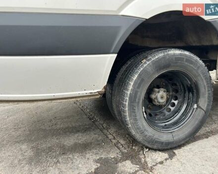 Белый Фольксваген Крафтер, объемом двигателя 1.97 л и пробегом 371 тыс. км за 14500 $, фото 14 на Automoto.ua