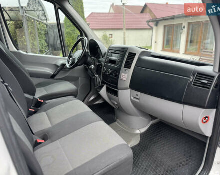 Белый Фольксваген Крафтер, объемом двигателя 1.97 л и пробегом 350 тыс. км за 13650 $, фото 17 на Automoto.ua