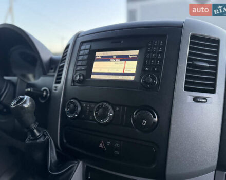 Белый Фольксваген Крафтер, объемом двигателя 2 л и пробегом 147 тыс. км за 19800 $, фото 3 на Automoto.ua