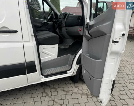 Белый Фольксваген Крафтер, объемом двигателя 1.97 л и пробегом 350 тыс. км за 13650 $, фото 16 на Automoto.ua