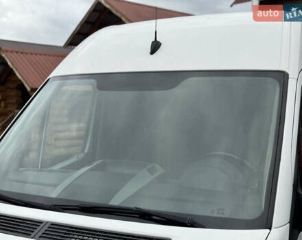 Белый Фольксваген Крафтер, объемом двигателя 1.97 л и пробегом 350 тыс. км за 13650 $, фото 34 на Automoto.ua