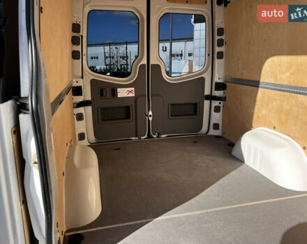 Белый Фольксваген Крафтер, объемом двигателя 0 л и пробегом 233 тыс. км за 15700 $, фото 17 на Automoto.ua