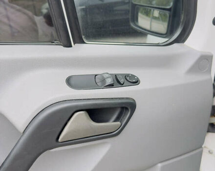 Белый Фольксваген Крафтер, объемом двигателя 0 л и пробегом 289 тыс. км за 15500 $, фото 14 на Automoto.ua