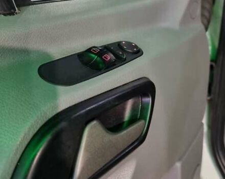 Белый Фольксваген Крафтер, объемом двигателя 1.97 л и пробегом 468 тыс. км за 14200 $, фото 20 на Automoto.ua