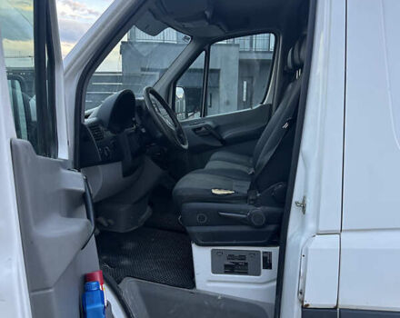 Белый Фольксваген Крафтер, объемом двигателя 1.97 л и пробегом 290 тыс. км за 13500 $, фото 4 на Automoto.ua