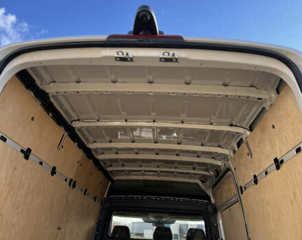 Белый Фольксваген Крафтер, объемом двигателя 0 л и пробегом 233 тыс. км за 15700 $, фото 12 на Automoto.ua