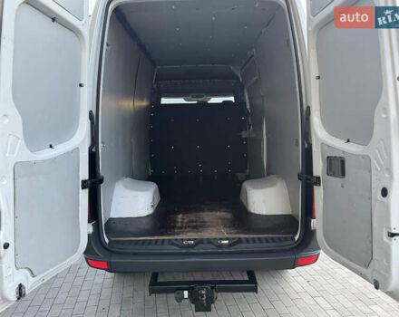 Белый Фольксваген Крафтер, объемом двигателя 2 л и пробегом 147 тыс. км за 19800 $, фото 2 на Automoto.ua