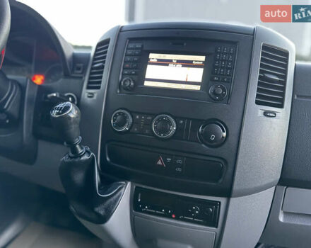 Белый Фольксваген Крафтер, объемом двигателя 2 л и пробегом 147 тыс. км за 19800 $, фото 5 на Automoto.ua