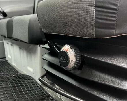 Білий Фольксваген Крафтєр, об'ємом двигуна 1.97 л та пробігом 263 тис. км за 17700 $, фото 15 на Automoto.ua