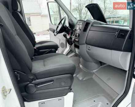 Белый Фольксваген Крафтер, объемом двигателя 2 л и пробегом 287 тыс. км за 16900 $, фото 38 на Automoto.ua