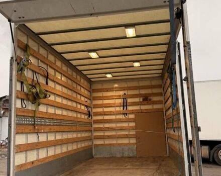 Белый Фольксваген Крафтер, объемом двигателя 1.97 л и пробегом 360 тыс. км за 16000 $, фото 4 на Automoto.ua