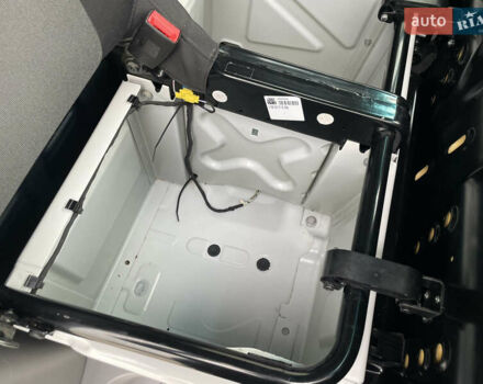 Белый Фольксваген Крафтер, объемом двигателя 2 л и пробегом 119 тыс. км за 22999 $, фото 69 на Automoto.ua