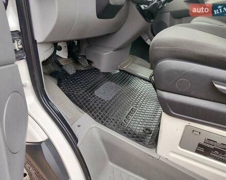 Белый Фольксваген Крафтер, объемом двигателя 2 л и пробегом 260 тыс. км за 21500 $, фото 22 на Automoto.ua