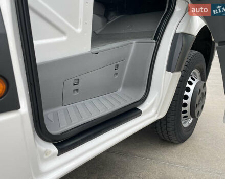 Белый Фольксваген Крафтер, объемом двигателя 2 л и пробегом 119 тыс. км за 22999 $, фото 65 на Automoto.ua