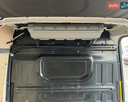 Фольксваген Крафтєр 2018 у Києві на Automoto.ua Білий Фольксваген Крафтєр, об'ємом двигуна 1.97 л та пробігом 285 тис. км за 19000 $, фото 14 на Automoto.ua