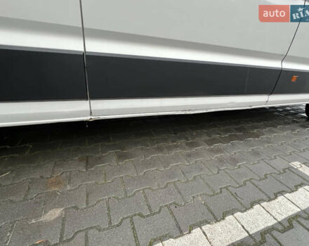 Белый Фольксваген Крафтер, объемом двигателя 1.97 л и пробегом 375 тыс. км за 25000 $, фото 4 на Automoto.ua