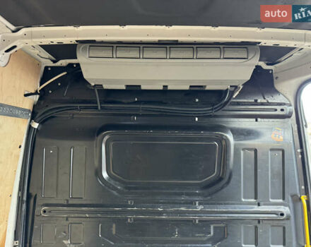 Фольксваген Крафтєр 2018 у Києві на Automoto.ua Білий Фольксваген Крафтєр, об'ємом двигуна 1.97 л та пробігом 285 тис. км за 19000 $, фото 15 на Automoto.ua