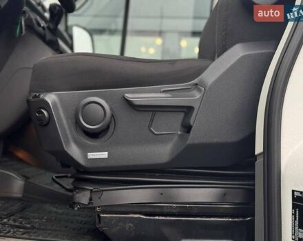 Белый Фольксваген Крафтер, объемом двигателя 1.97 л и пробегом 265 тыс. км за 19700 $, фото 24 на Automoto.ua