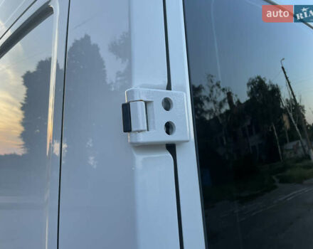 Белый Фольксваген Крафтер, объемом двигателя 1.97 л и пробегом 139 тыс. км за 26500 $, фото 28 на Automoto.ua