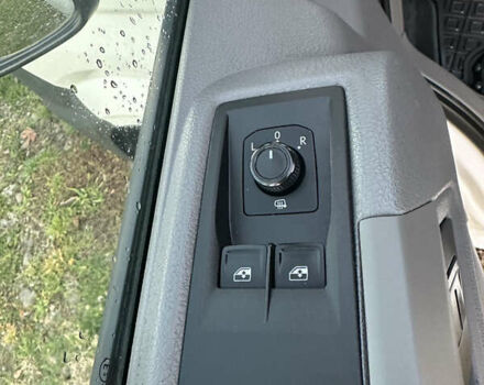 Білий Фольксваген Крафтєр, об'ємом двигуна 1.97 л та пробігом 268 тис. км за 21500 $, фото 28 на Automoto.ua