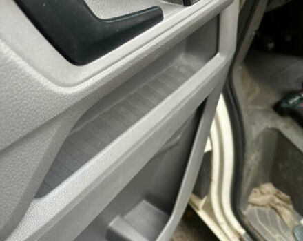 Белый Фольксваген Крафтер, объемом двигателя 2 л и пробегом 247 тыс. км за 20349 $, фото 15 на Automoto.ua