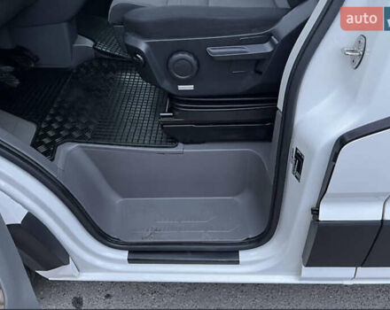 Белый Фольксваген Крафтер, объемом двигателя 1.97 л и пробегом 389 тыс. км за 20500 $, фото 23 на Automoto.ua