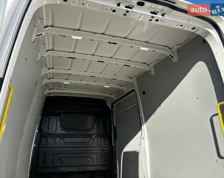 Білий Фольксваген Крафтєр, об'ємом двигуна 0 л та пробігом 50 тис. км за 18000 $, фото 38 на Automoto.ua