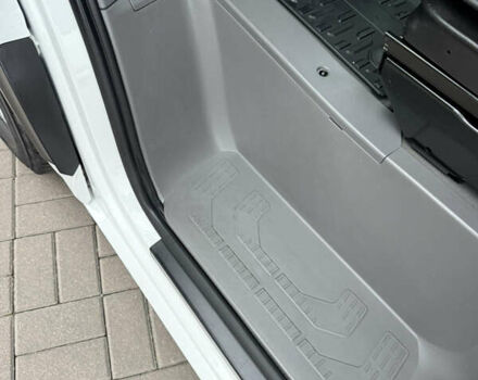 Белый Фольксваген Крафтер, объемом двигателя 2 л и пробегом 282 тыс. км за 26799 $, фото 55 на Automoto.ua