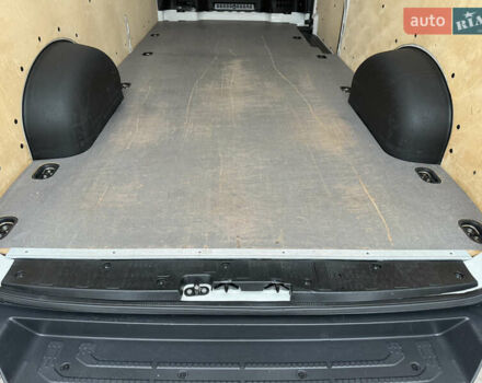 Белый Фольксваген Крафтер, объемом двигателя 2 л и пробегом 282 тыс. км за 26799 $, фото 106 на Automoto.ua