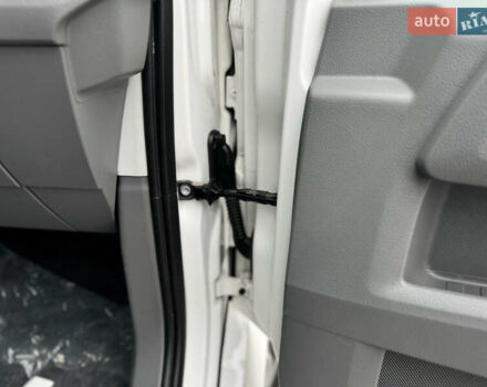 Белый Фольксваген Крафтер, объемом двигателя 1.97 л и пробегом 180 тыс. км за 26500 $, фото 54 на Automoto.ua