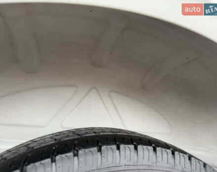 Белый Фольксваген Крафтер, объемом двигателя 2 л и пробегом 239 тыс. км за 27999 $, фото 140 на Automoto.ua