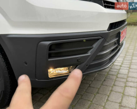 Белый Фольксваген Крафтер, объемом двигателя 2 л и пробегом 239 тыс. км за 27999 $, фото 127 на Automoto.ua