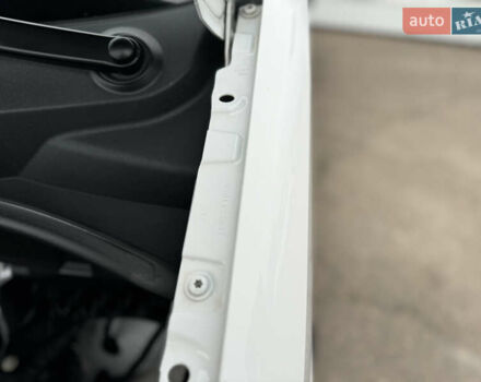 Белый Фольксваген Крафтер, объемом двигателя 1.97 л и пробегом 180 тыс. км за 26500 $, фото 95 на Automoto.ua