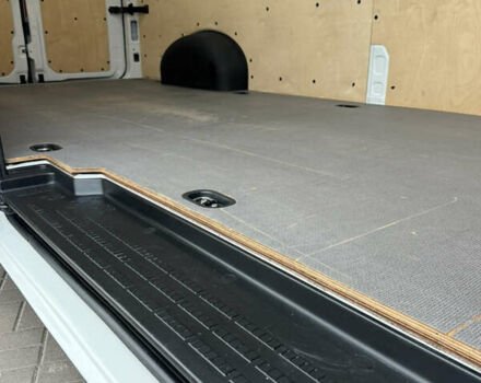 Белый Фольксваген Крафтер, объемом двигателя 2 л и пробегом 282 тыс. км за 26799 $, фото 115 на Automoto.ua