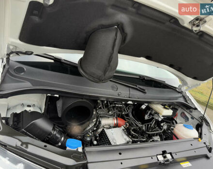 Белый Фольксваген Крафтер, объемом двигателя 2 л и пробегом 239 тыс. км за 27999 $, фото 132 на Automoto.ua