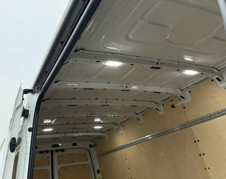 Белый Фольксваген Крафтер, объемом двигателя 2 л и пробегом 282 тыс. км за 26799 $, фото 114 на Automoto.ua