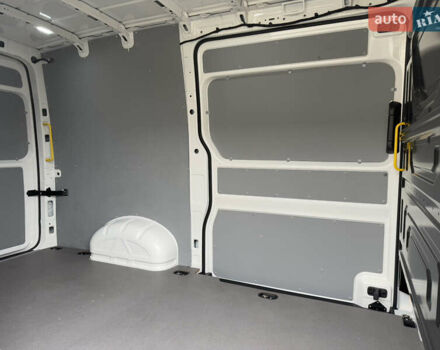 Белый Фольксваген Крафтер, объемом двигателя 2 л и пробегом 252 тыс. км за 27950 $, фото 84 на Automoto.ua