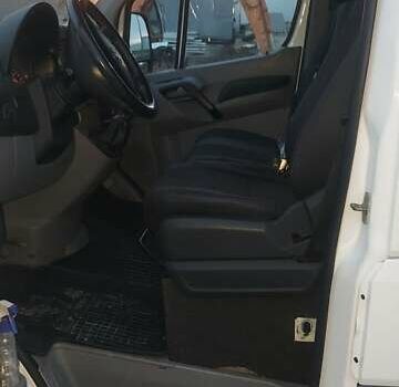 Белый Фольксваген Крафтер, объемом двигателя 1.97 л и пробегом 285 тыс. км за 14650 $, фото 9 на Automoto.ua